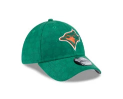 '47 BRAND Toronto Blue Jays New Era 2025 St. Patrick’s Day 39THIRTY Flex Hat – Green -SportsCloset Clothing 60626477 39THIRTY MLB25STP3930 TORJAY BTG 3QR